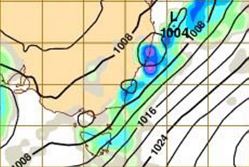 By 7am on Sunday morning coastal areas of the Clarence Valley could experience heavy downfalls with an intensity of up to 50mm/hr according to Bureau of Meteorology forecasts. By 7am on Sunday morning coastal areas of the Clarence Valley could experience heavy downfalls with an intensity of up to 50mm/hr according to Bureau of Meteorology forecasts.